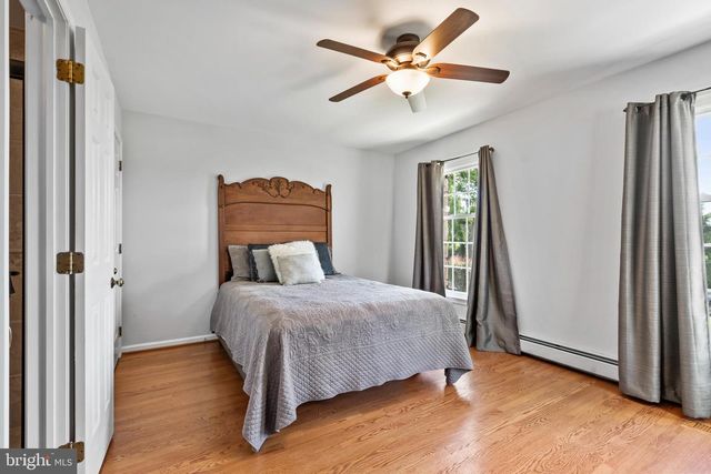 500 DEERFIELD LN, Doylestown, PA 18901