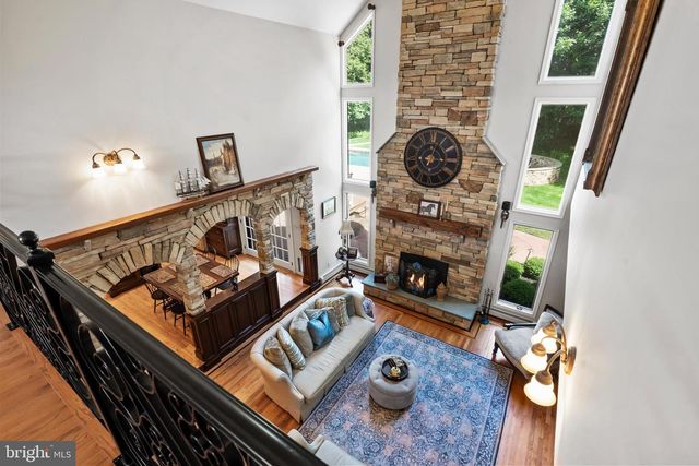 500 DEERFIELD LN, Doylestown, PA 18901