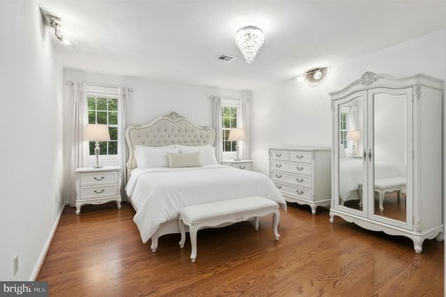 500 DEERFIELD LN, Doylestown, PA 18901