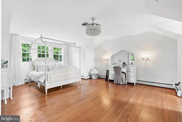 500 DEERFIELD LN, Doylestown, PA 18901