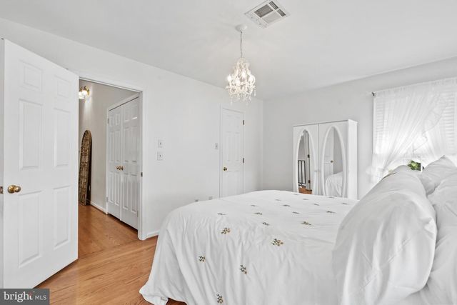 500 DEERFIELD LN, Doylestown, PA 18901