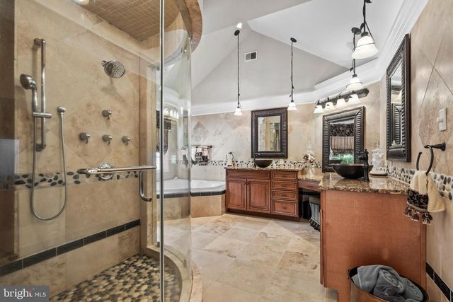 500 DEERFIELD LN, Doylestown, PA 18901