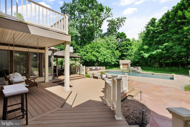 500 DEERFIELD LN, Doylestown, PA 18901