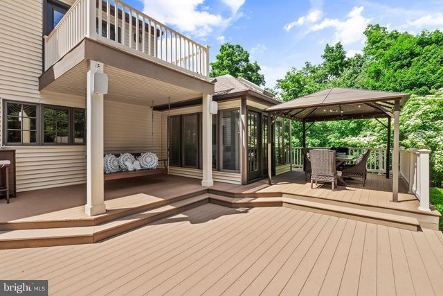 500 DEERFIELD LN, Doylestown, PA 18901