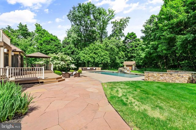 500 DEERFIELD LN, Doylestown, PA 18901