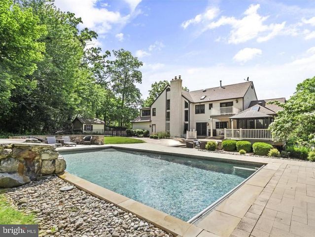 500 DEERFIELD LN, Doylestown, PA 18901
