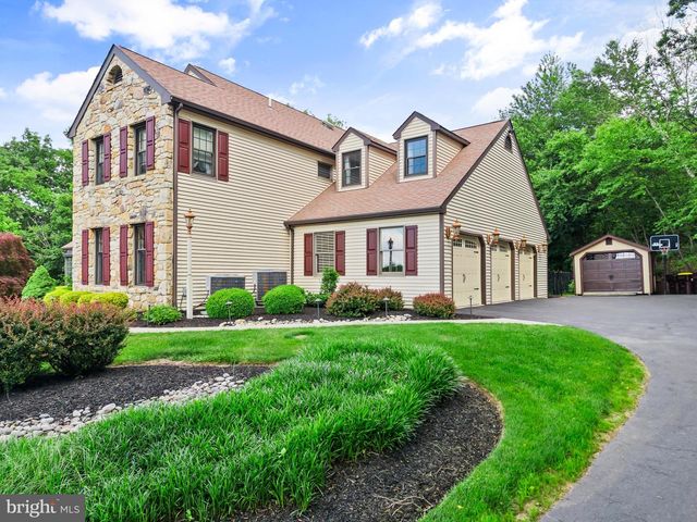 500 DEERFIELD LN, Doylestown, PA 18901