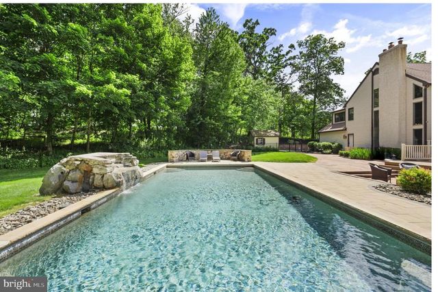 500 DEERFIELD LN, Doylestown, PA 18901