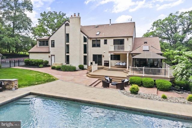 500 DEERFIELD LN, Doylestown, PA 18901