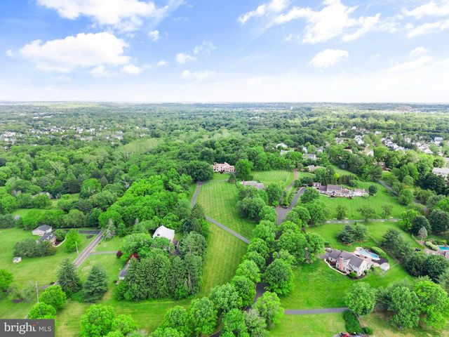 500 DEERFIELD LN, Doylestown, PA 18901