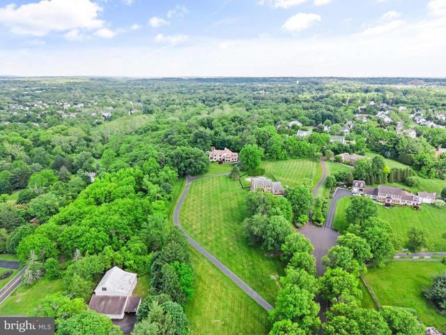 500 DEERFIELD LN, Doylestown, PA 18901