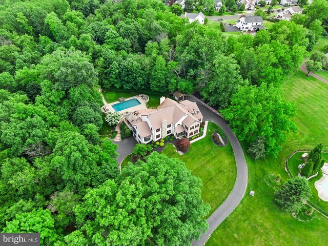 500 DEERFIELD LN, Doylestown, PA 18901