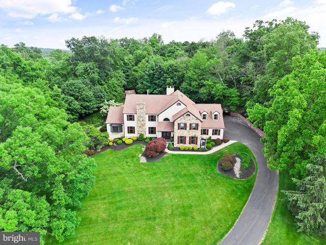 500 DEERFIELD LN, Doylestown, PA 18901