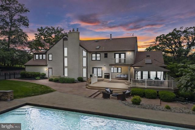 500 DEERFIELD LN, Doylestown, PA 18901