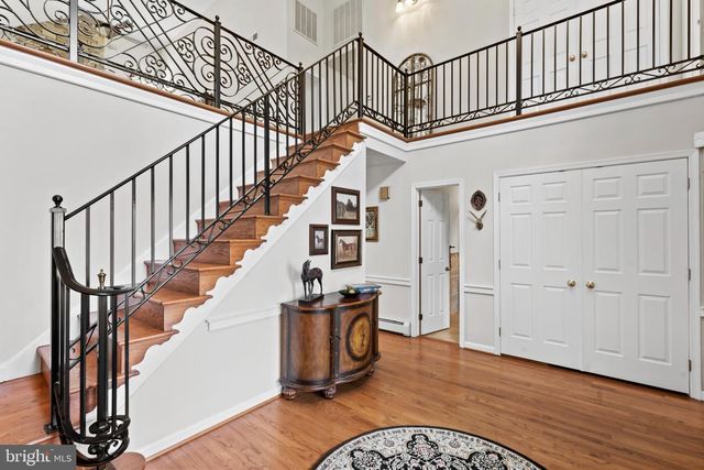 500 DEERFIELD LN, Doylestown, PA 18901