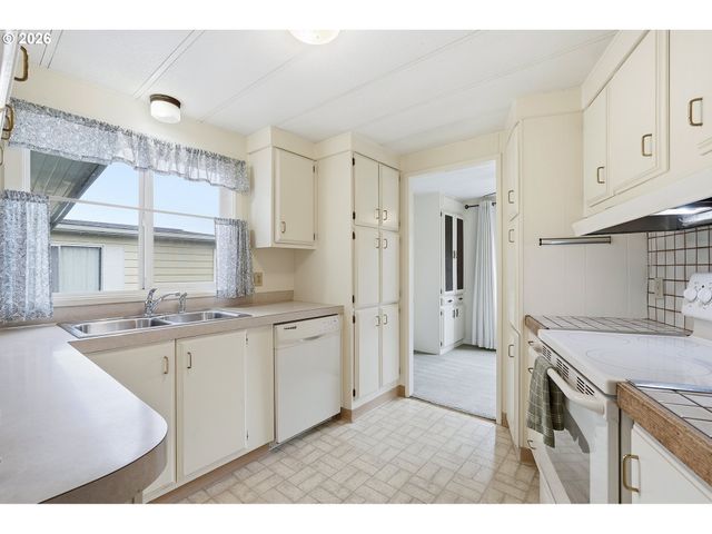 11155 Sw ROYAL VILLA Dr, Portland, OR 97224