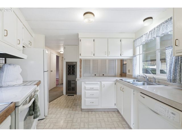 11155 Sw ROYAL VILLA Dr, Portland, OR 97224