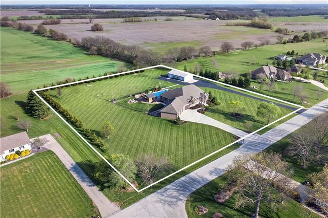 19425 Brenner Street, Stilwell, KS 66085