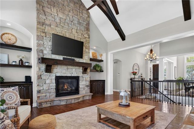 19425 Brenner Street, Stilwell, KS 66085