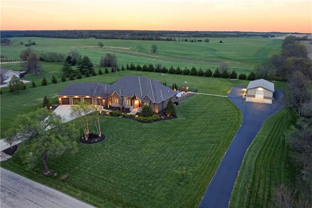 19425 Brenner Street, Stilwell, KS 66085