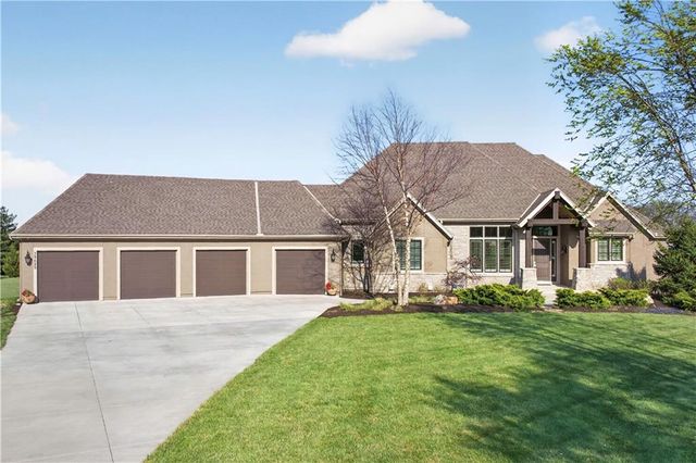 19425 Brenner Street, Stilwell, KS 66085