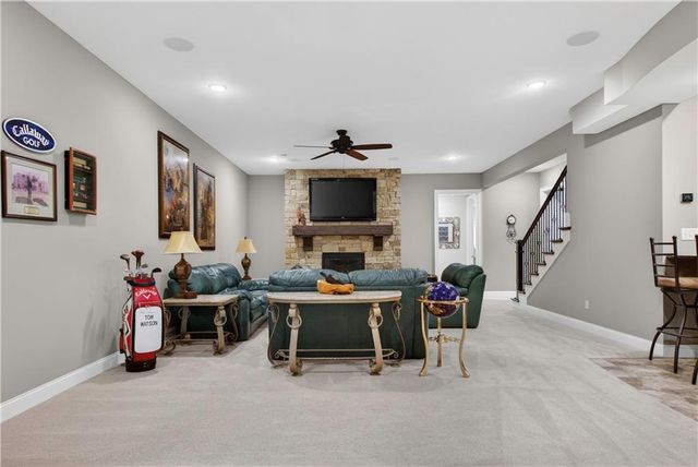 19425 Brenner Street, Stilwell, KS 66085