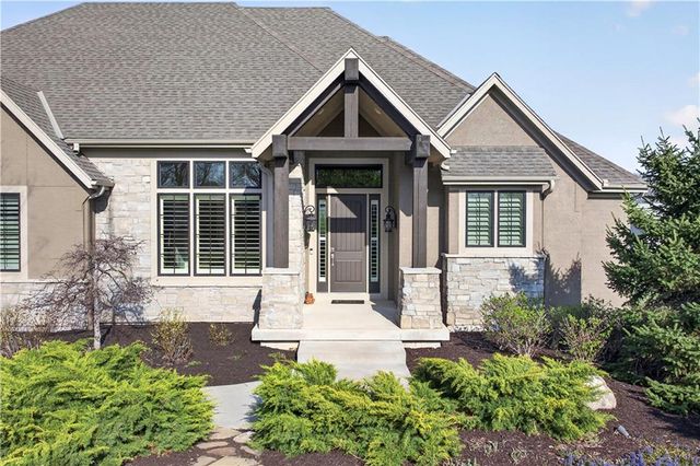 19425 Brenner Street, Stilwell, KS 66085