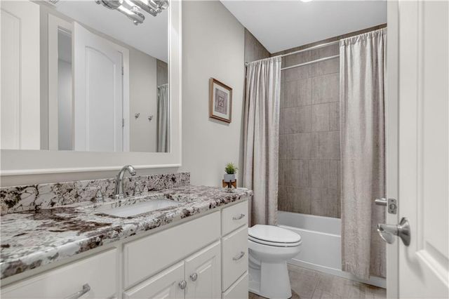 19425 Brenner Street, Stilwell, KS 66085