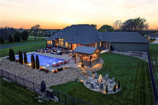 19425 Brenner Street, Stilwell, KS 66085