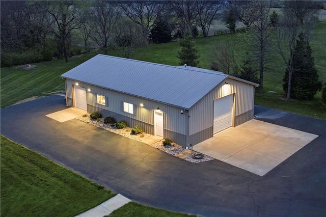 19425 Brenner Street, Stilwell, KS 66085