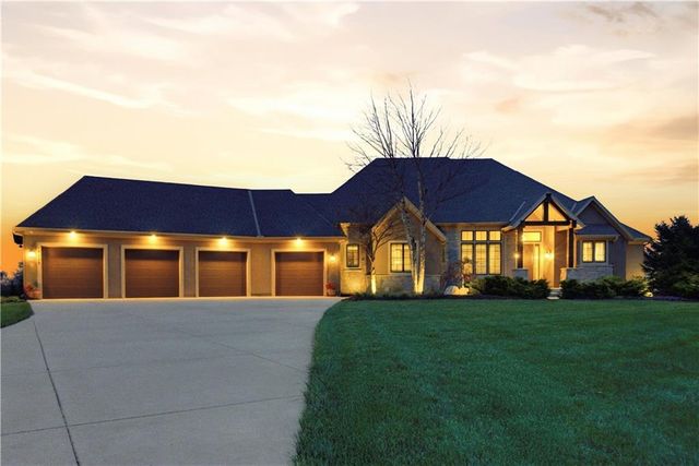 19425 Brenner Street, Stilwell, KS 66085