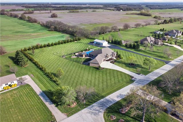 19425 Brenner Street, Stilwell, KS 66085