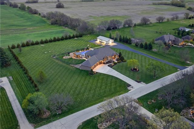 19425 Brenner Street, Stilwell, KS 66085