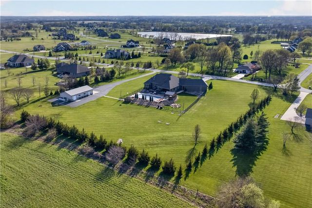 19425 Brenner Street, Stilwell, KS 66085