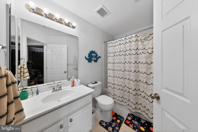 23 SHOEMAKER DR, Swedesboro, NJ 08085