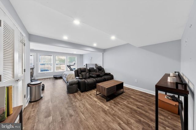 23 SHOEMAKER DR, Swedesboro, NJ 08085