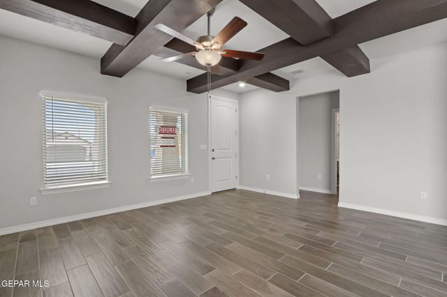 448 Santiago Munos Street, Vinton, TX 79821