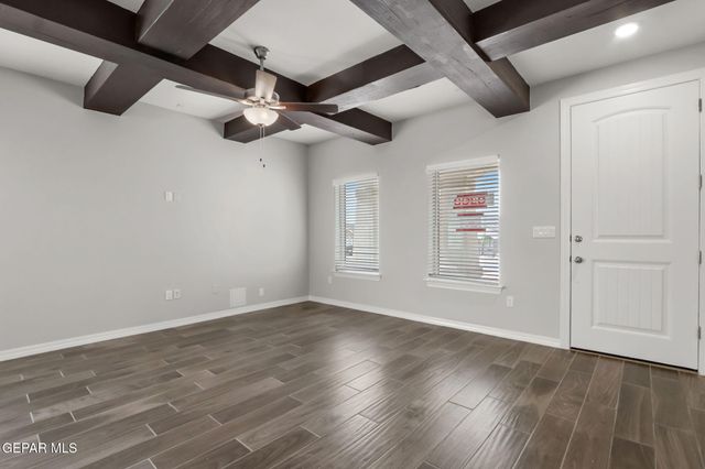 448 Santiago Munos Street, Vinton, TX 79821