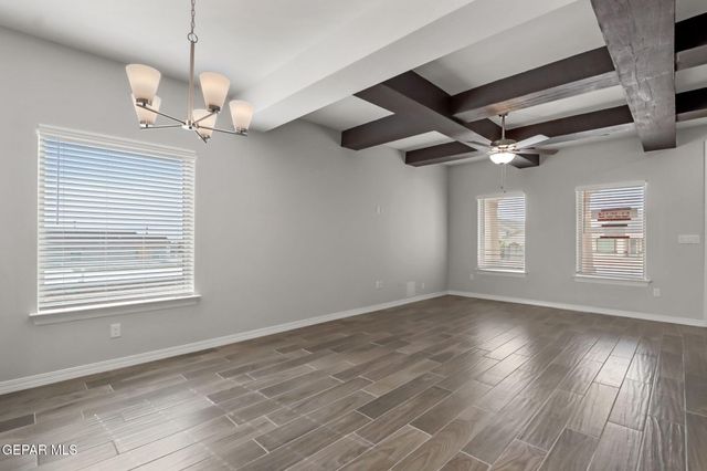 448 Santiago Munos Street, Vinton, TX 79821