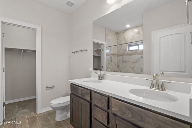 448 Santiago Munos Street, Vinton, TX 79821