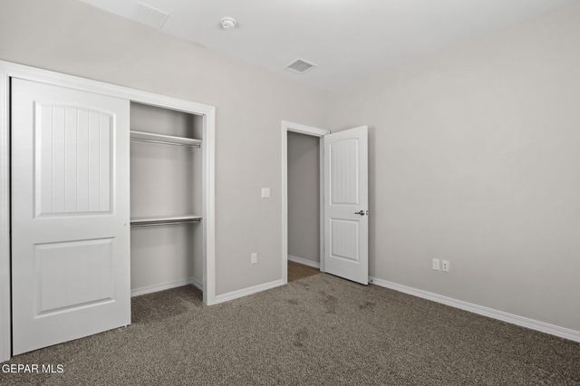 448 Santiago Munos Street, Vinton, TX 79821