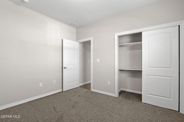 448 Santiago Munos Street, Vinton, TX 79821