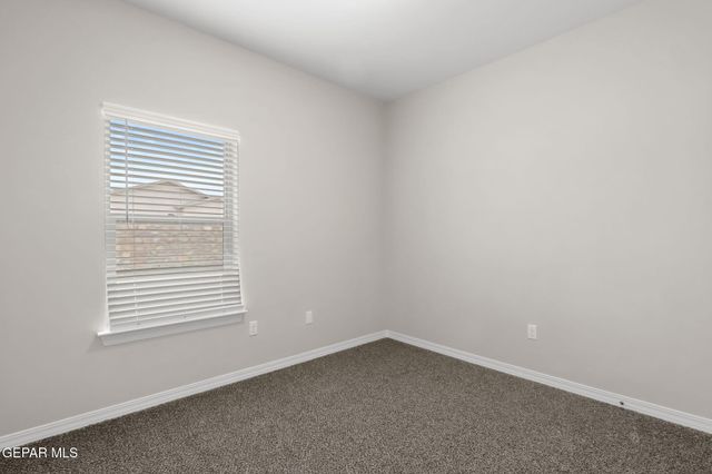 448 Santiago Munos Street, Vinton, TX 79821