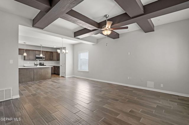 448 Santiago Munos Street, Vinton, TX 79821