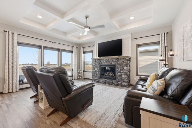 701 S Gill Ave Avenue, Sioux Falls, SD 57106