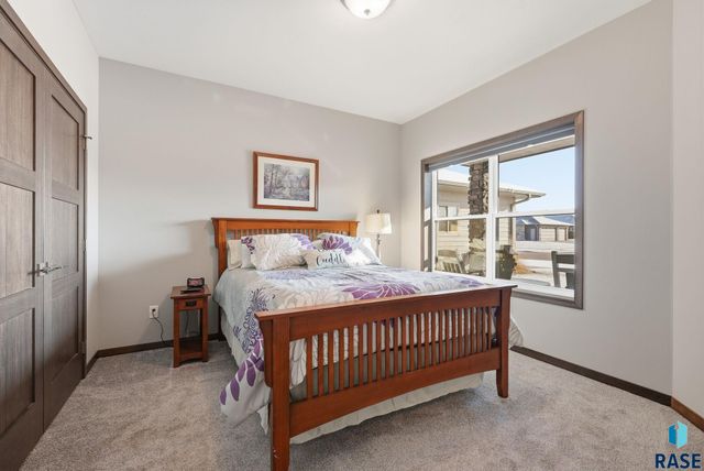 701 S Gill Ave Avenue, Sioux Falls, SD 57106