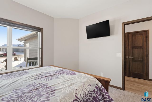 701 S Gill Ave Avenue, Sioux Falls, SD 57106