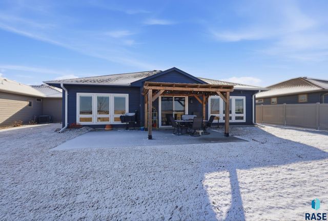 701 S Gill Ave Avenue, Sioux Falls, SD 57106