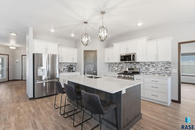 701 S Gill Ave Avenue, Sioux Falls, SD 57106