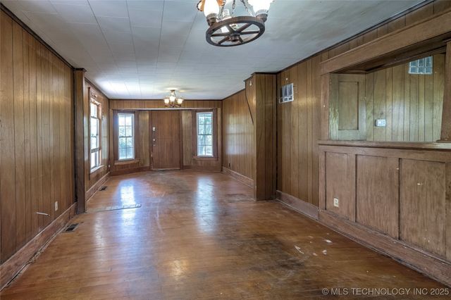 1824 N Morton Avenue, Okmulgee, OK 74447